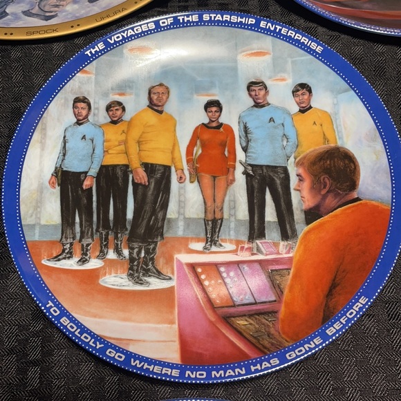8 Vintage 1983 Star Trek Collectable Plates In Mint Condition! - Picture 9 of 17
